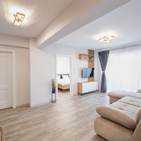 Creamy Wood Haven Daire Oradea Dış mekan fotoğraf