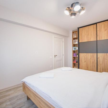 Creamy Wood Haven Daire Oradea Dış mekan fotoğraf