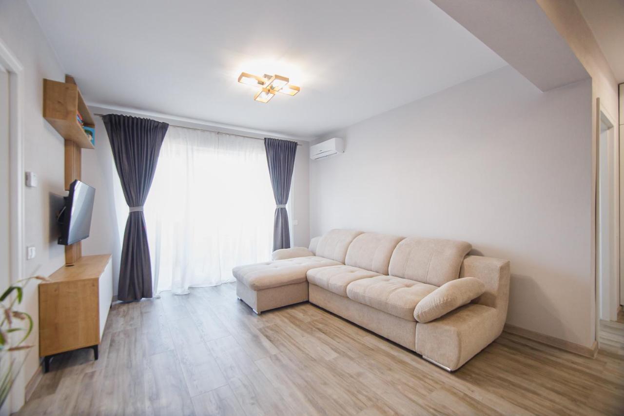 Creamy Wood Haven Daire Oradea Dış mekan fotoğraf