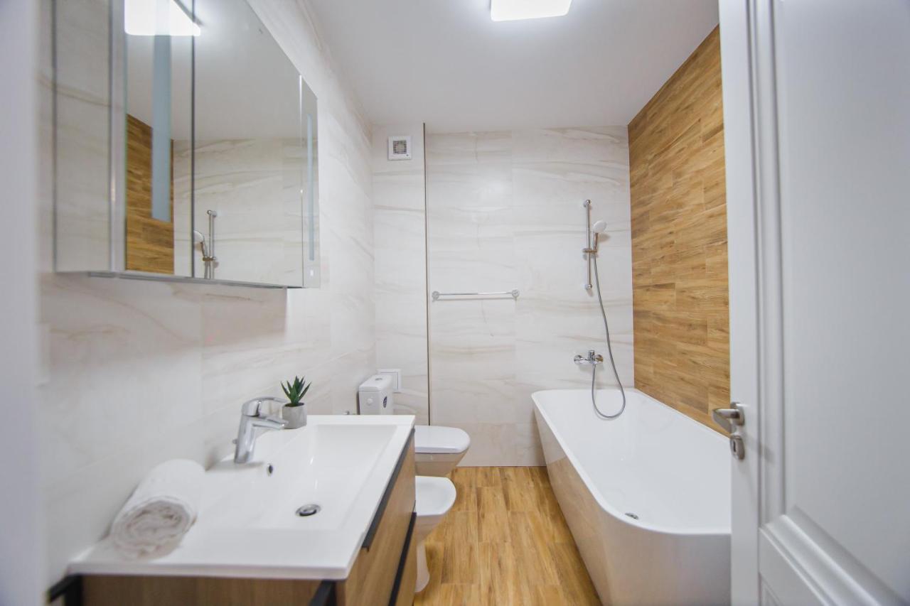 Creamy Wood Haven Daire Oradea Dış mekan fotoğraf