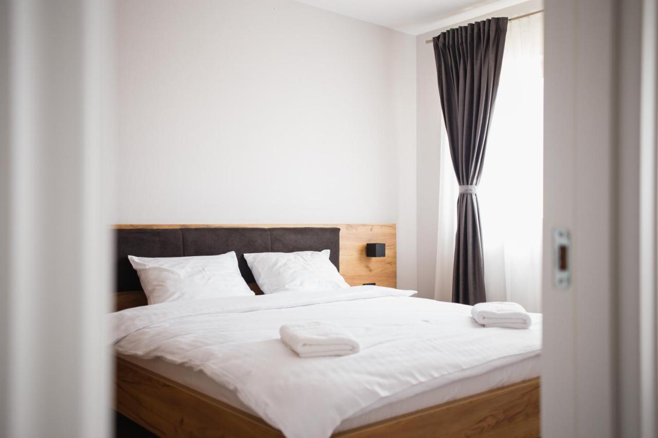 Creamy Wood Haven Daire Oradea Dış mekan fotoğraf