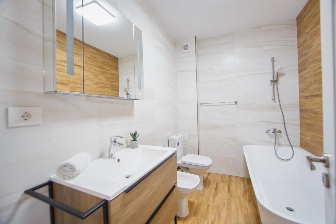 Creamy Wood Haven Daire Oradea Dış mekan fotoğraf